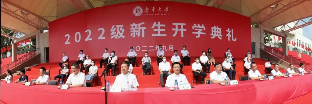 38D37